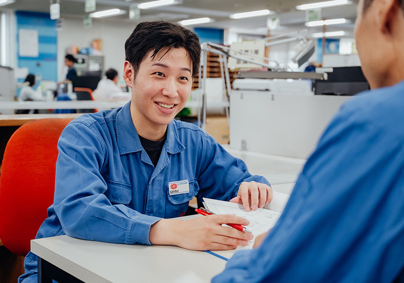 仕事風景 制御チームでのミーティング