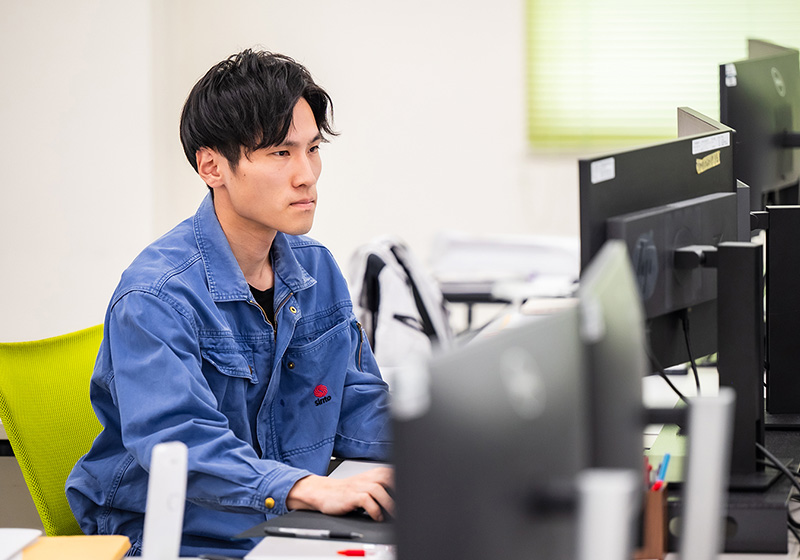 CADを用いた設計業務の様子